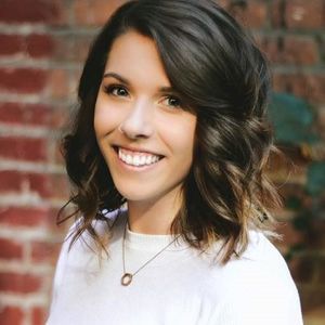 Meet your Posher, Chloe